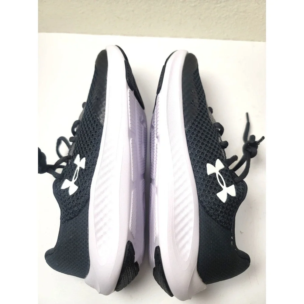 NWOT Under Armour Youth 5 unisex Running Shoes Black‎ Mesh Grunge Athletic